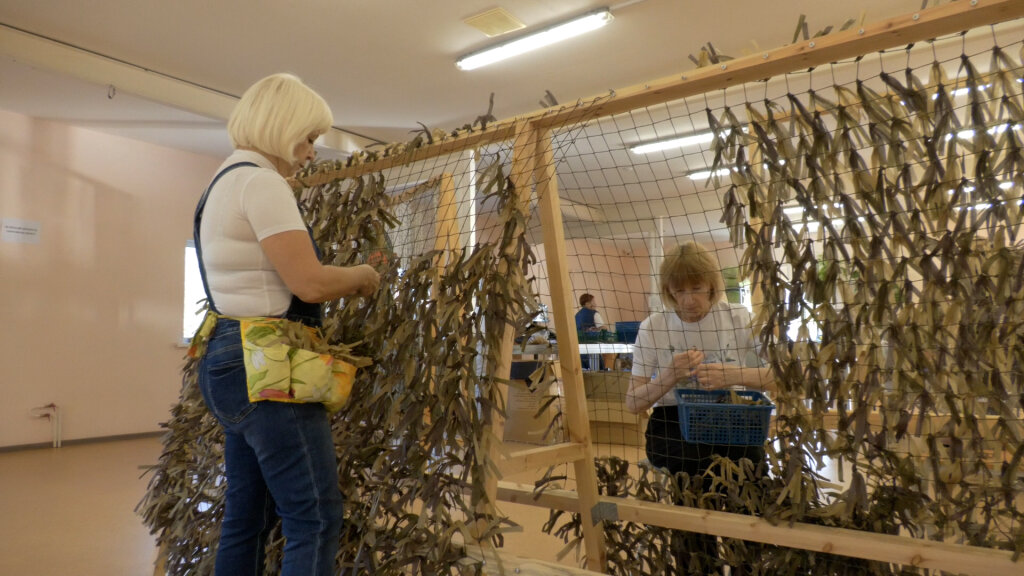 Муравленковцы активно помогают фронту