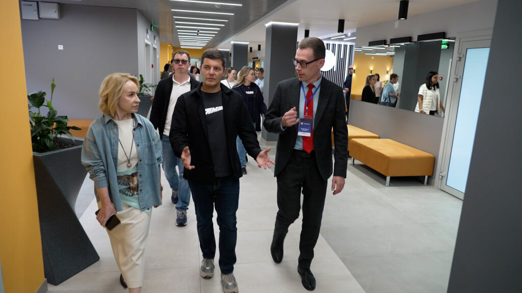 В Муравленко после реновации открыли пятую школу