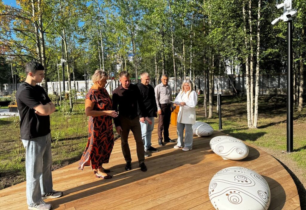 Общественная комиссия оценила благоустройство территории вокруг Дома культуры