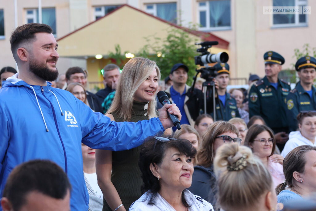 Губернатор ЯНАО провёл встречу с жителями Муравленко