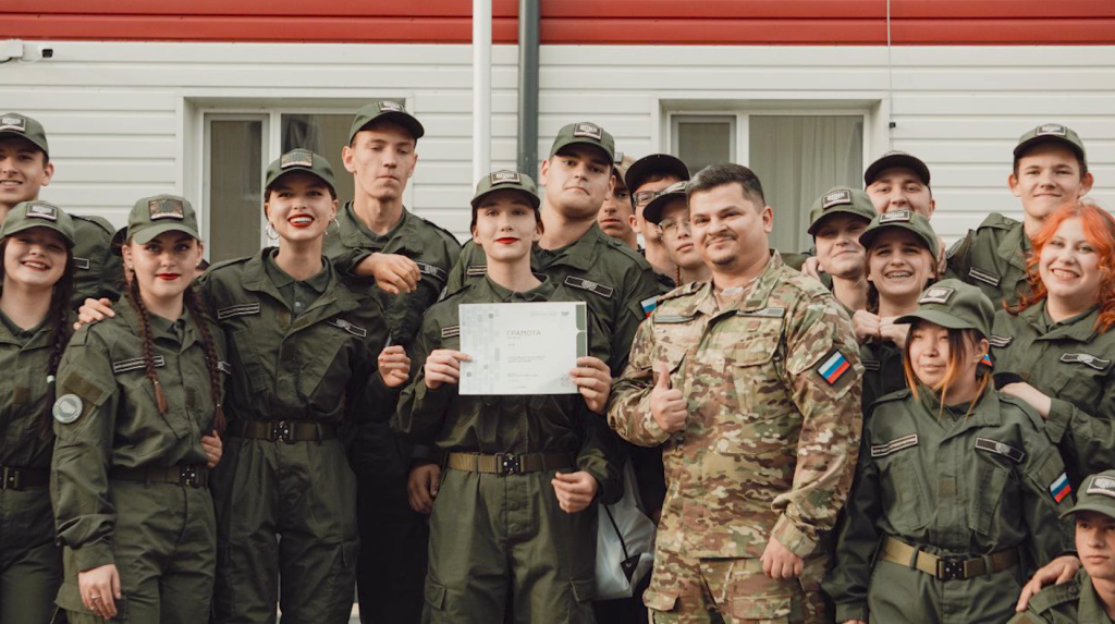 Дети возвращаются домой, полные радости и ярких впечатлений