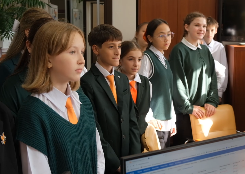 Школьники познакомились с работой финансистов