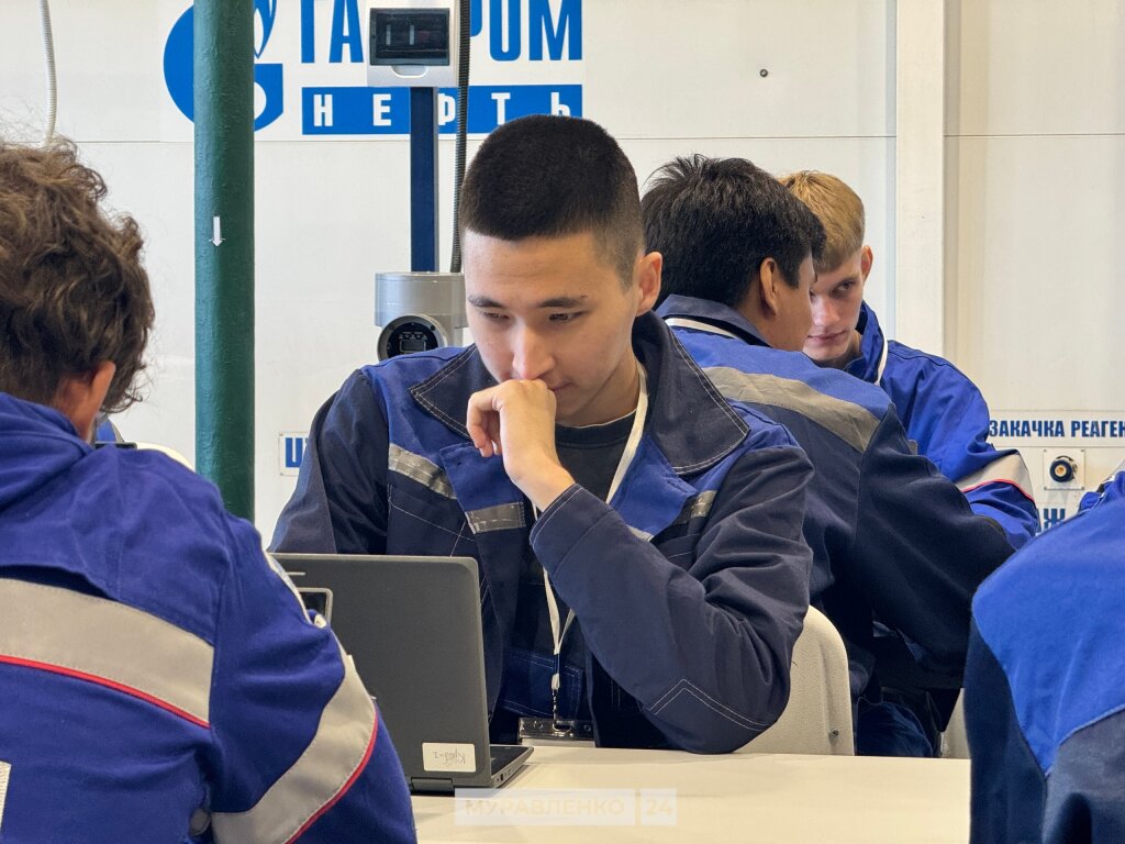 В колледже выбрали лучшего оператора по добыче нефти и газа