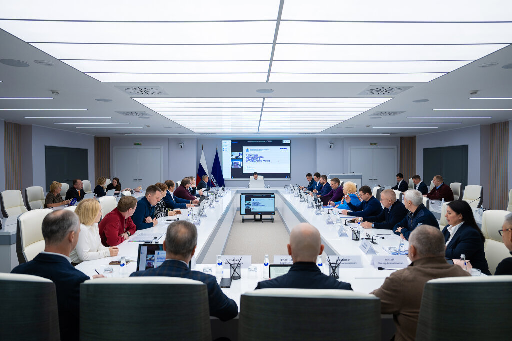 Дмитрий Артюхов провел заседание Совета глав