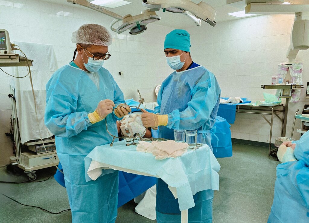 Ямальские врачи совместно провели две уникальные операции