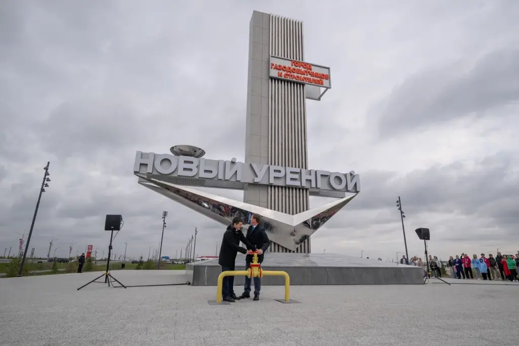 Дмитрий Артюхов открыл два значимых юбилейных объекта Нового Уренгоя