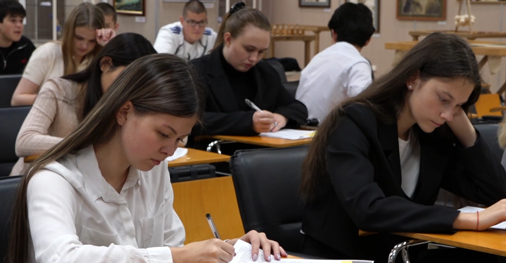 Муравленковцы написали Литературный диктант