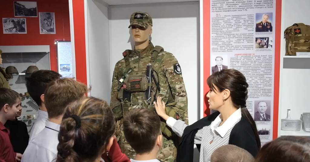 В музее работают выставки, посвящённые Донбассу