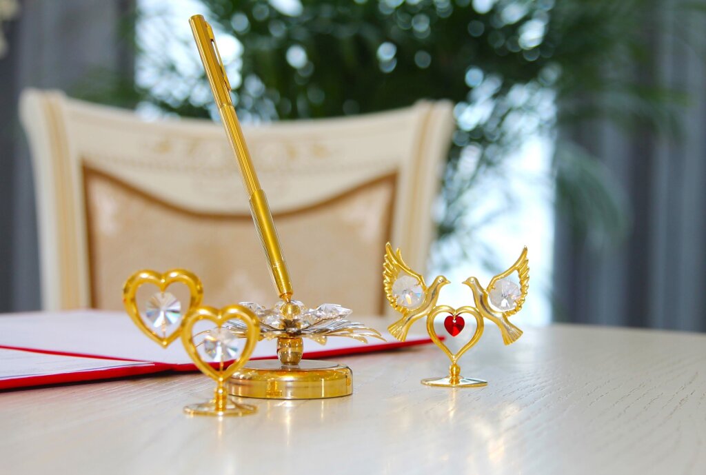 ЗАГС проводит торжественные церемонии юбиляров супружеской жизни