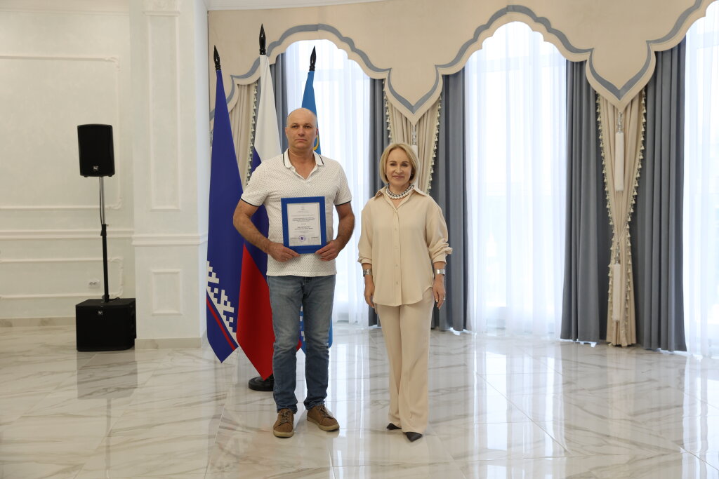 Почти 50 муравленковцев удостоены наград различного уровня