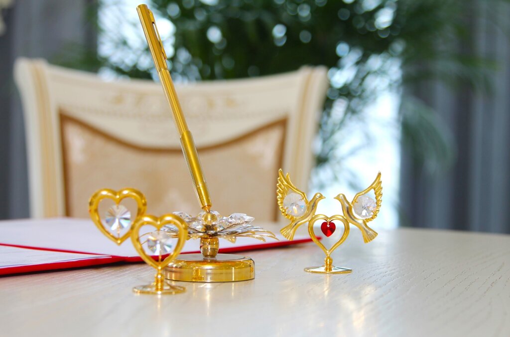 Три пары связали себя узами брака в красивую сентябрьскую дату