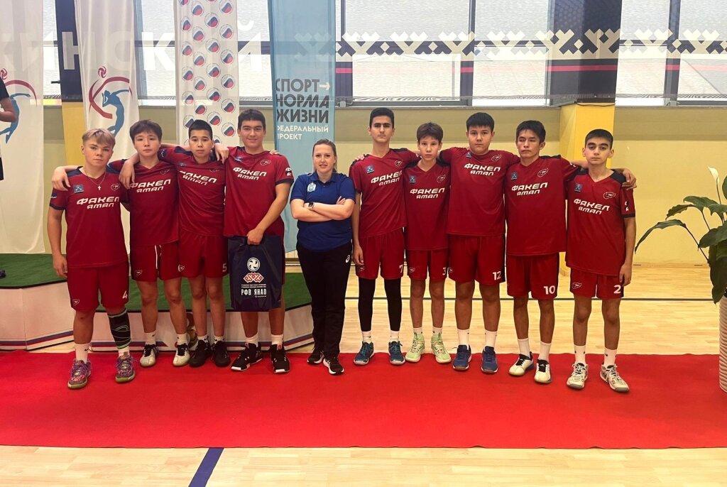 Волейболисты приняли участие в окружном первенстве