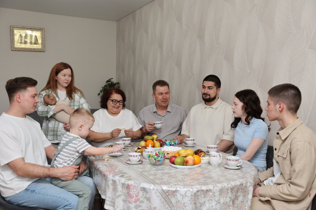 На Ямале к Дню матери семьи с пятью и более детьми получат единовременную выплату