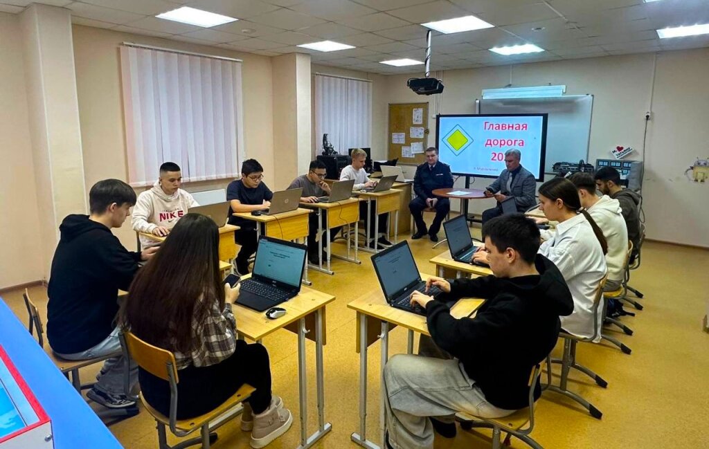 В конкурсе «Главная дорога» участвуют 18 человек