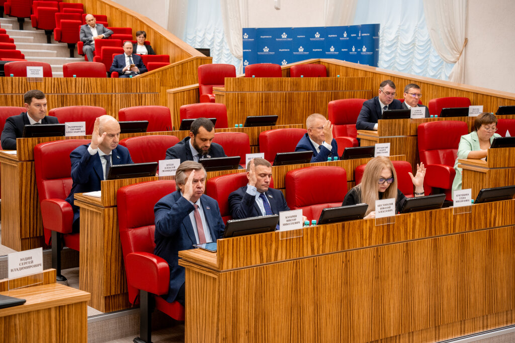 Соцподдержка ямальских сирот: выполнение комплексных мер на контроле депутатов