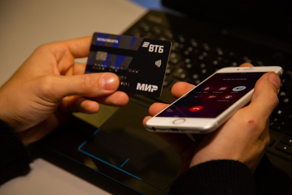 Житель города заплатит штраф за кражу денег