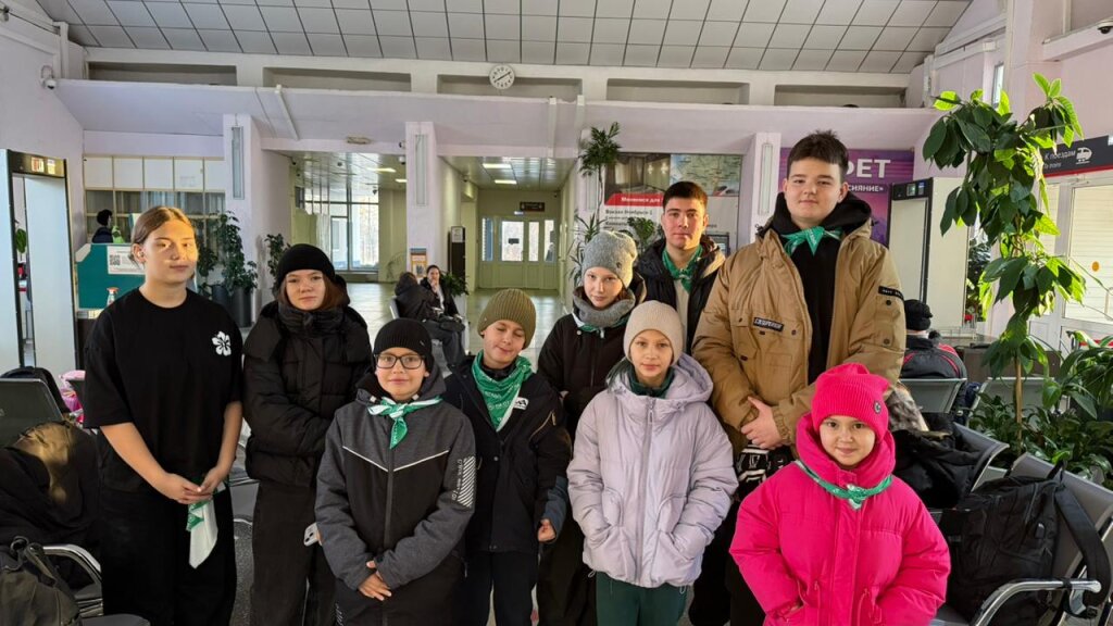 Юные муравленковцы отправились на каникулы в лагеря