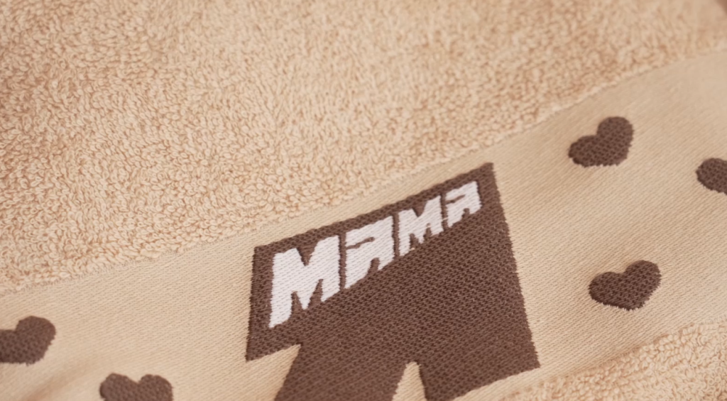 В ЯНАО начали вручать подарок «Ямальской маме»