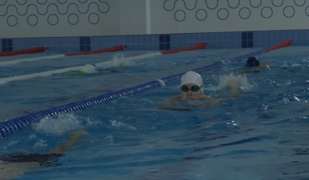 Муравленковские пловцы завоевали 8 медалей на соревнованиях в УрФО