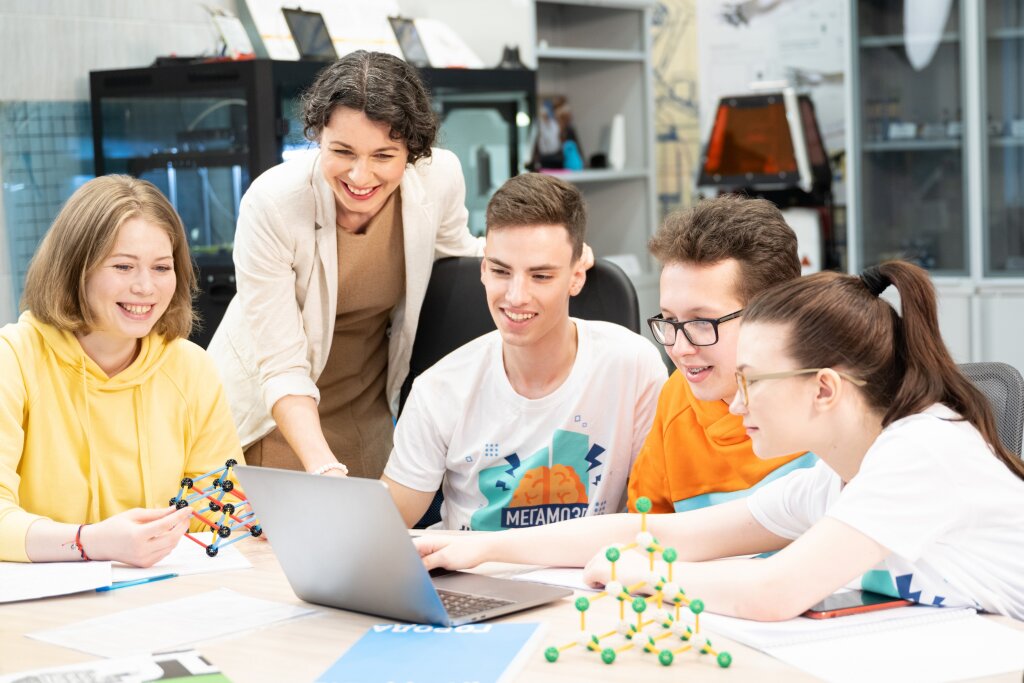 «Газпром нефть» подготовит будущих инженеров в школах