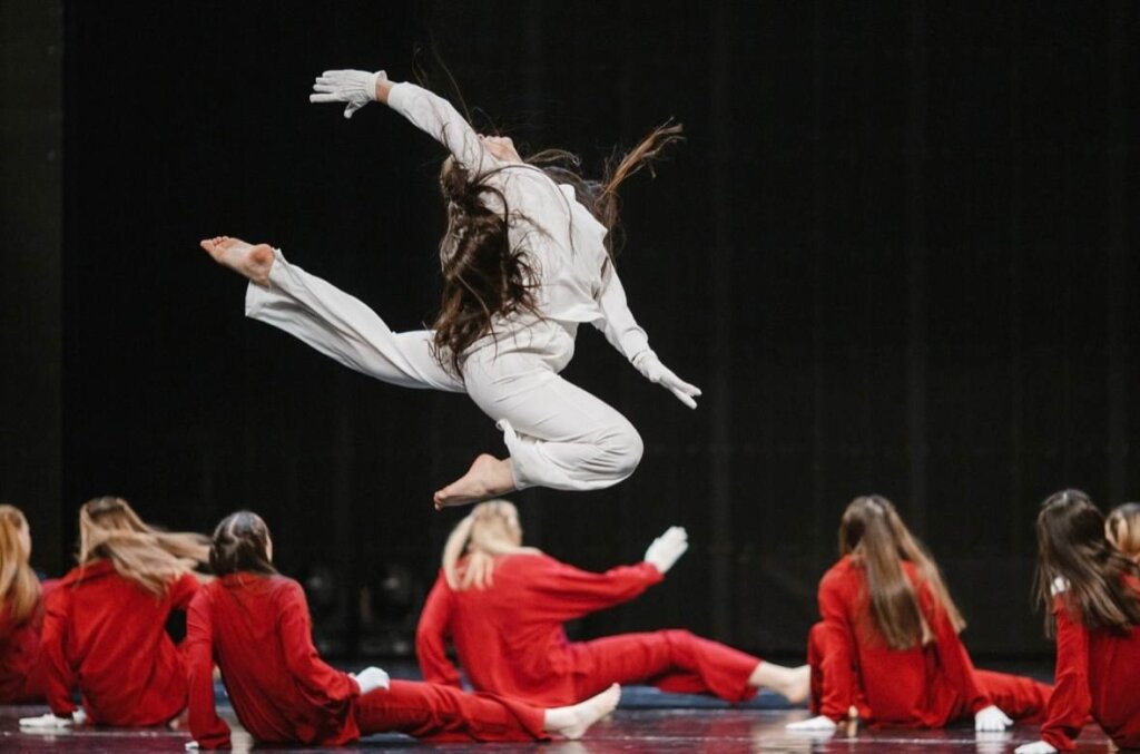 Артисты Муравленко отправились на Окружной фестиваль танца «Кудесы»