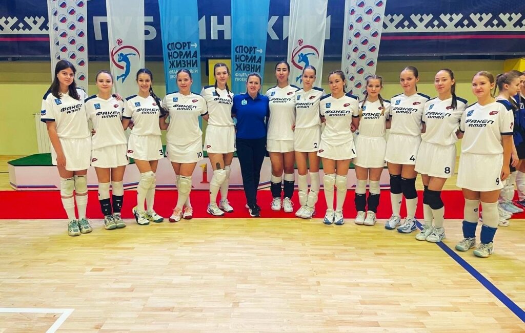 Волейболистки Муравленко выступили на окружном турнире