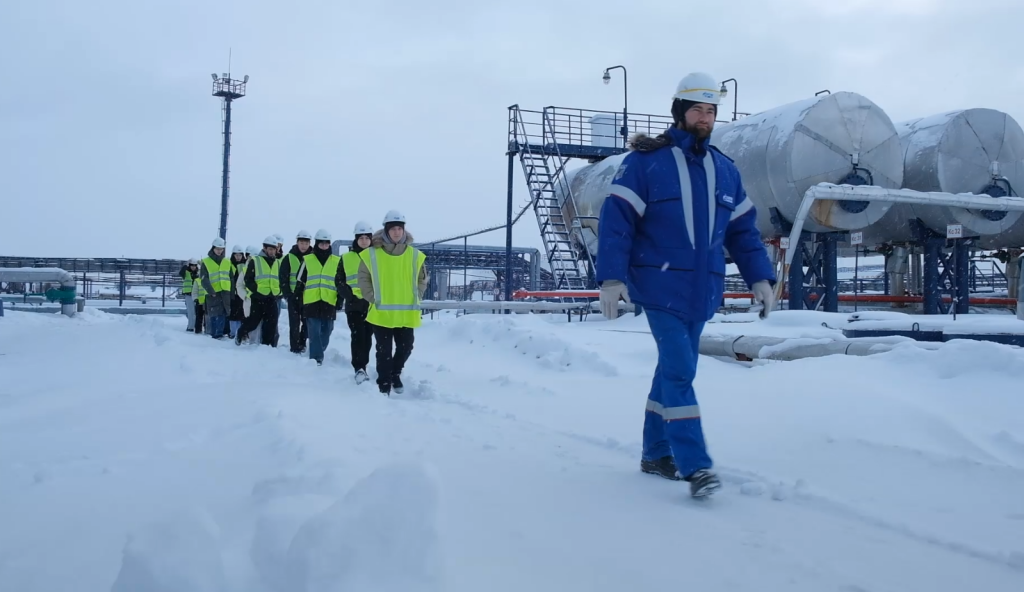 Экскурсия в профессию: лицеисты побывали на месторождении