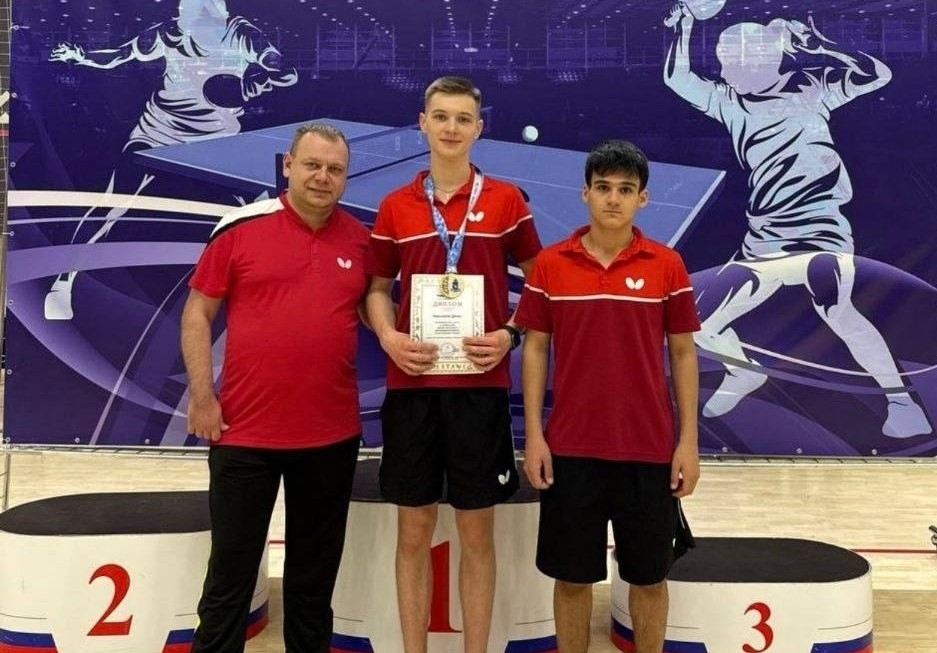 Теннисист Денис Максимов – победитель первенства Ямала