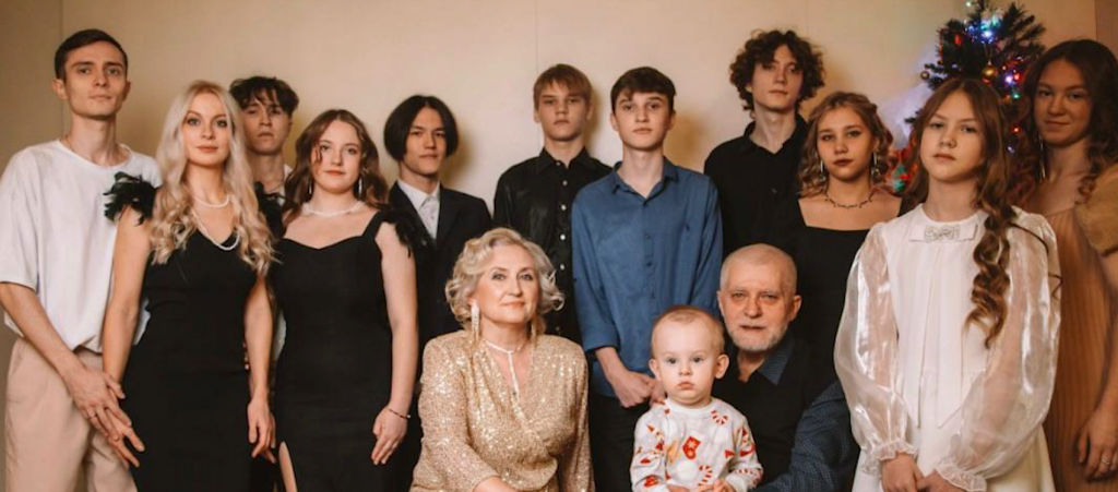 Материнская любовь без границ: история заботы приёмной мамы