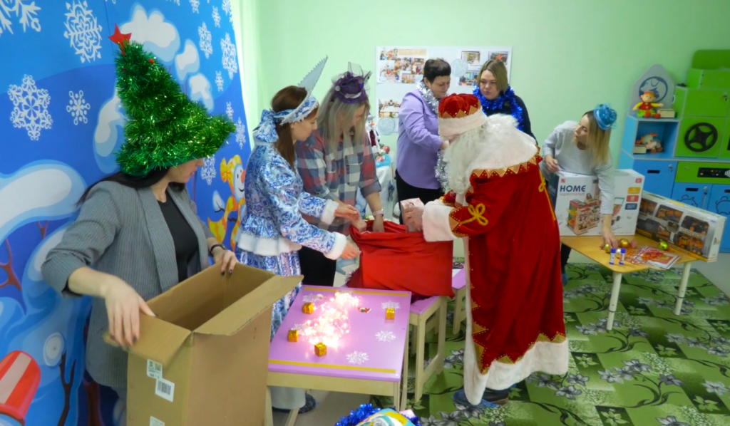 Образовательные организации Муравленко закупили подарки