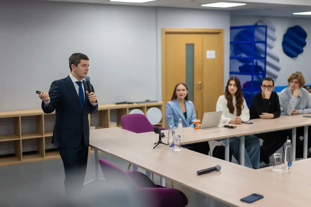 Студенты «ГосВышки» разработают проекты по доставке товаров тундровикам