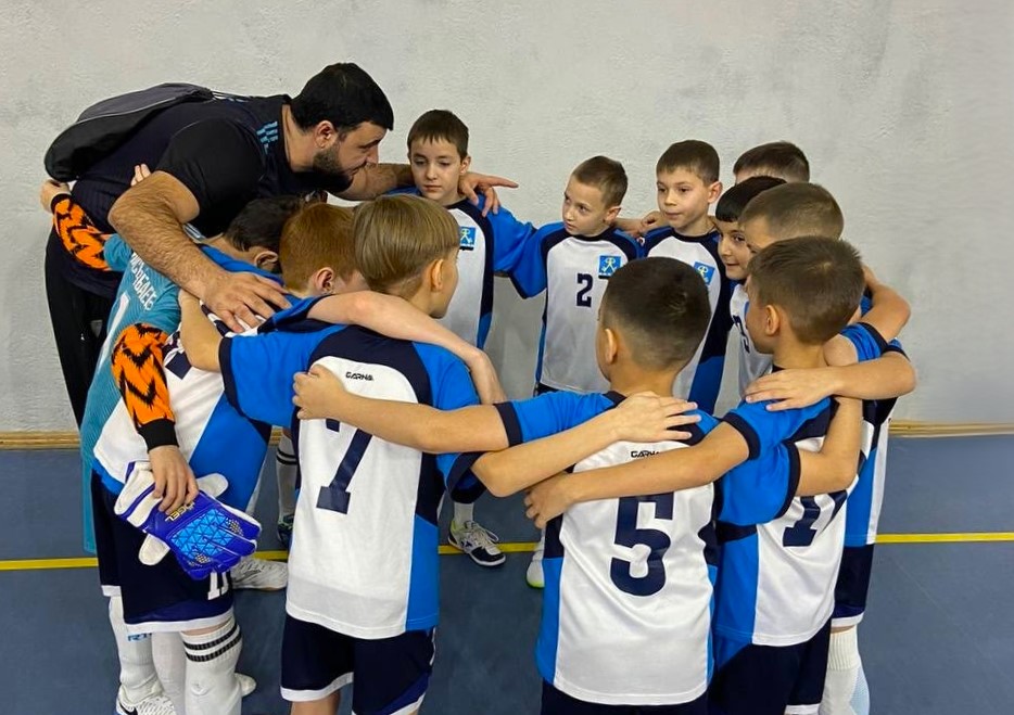 Юные футболисты вошли в топ-5 первенства по футзалу в Губкинском