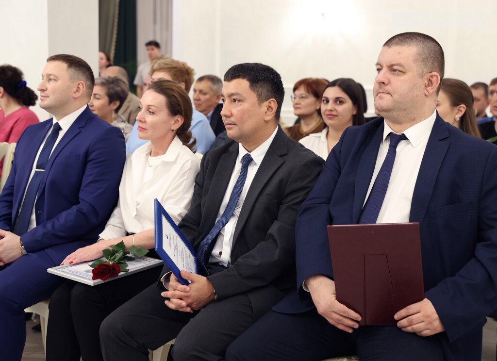 Энергетики Ямала принимают поздравления