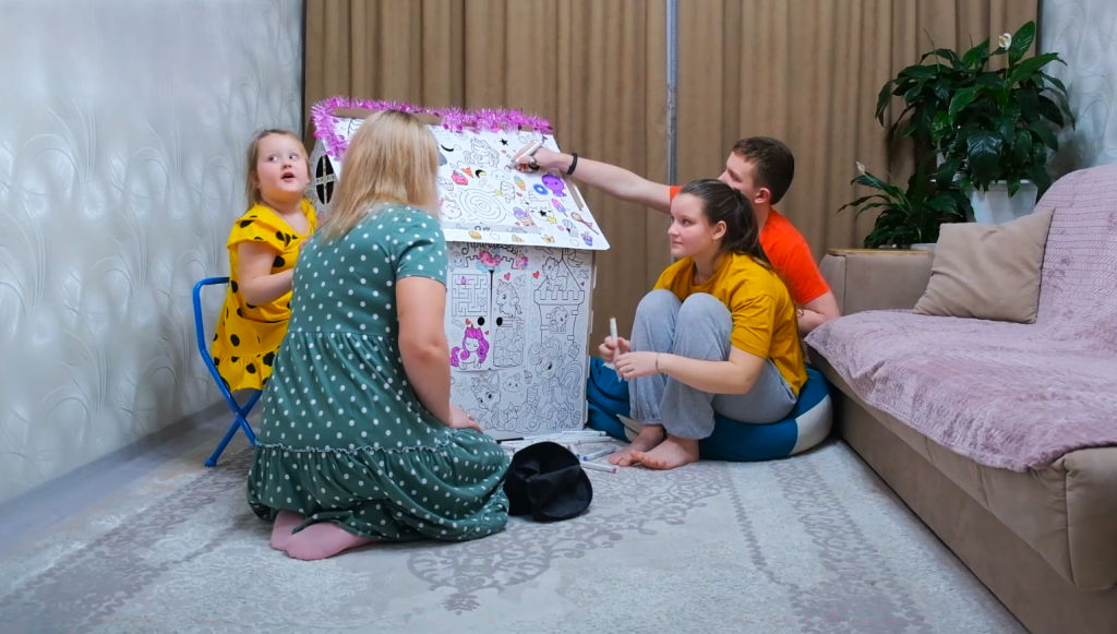 В России введут новую меру поддержки семей с двумя и более детьми