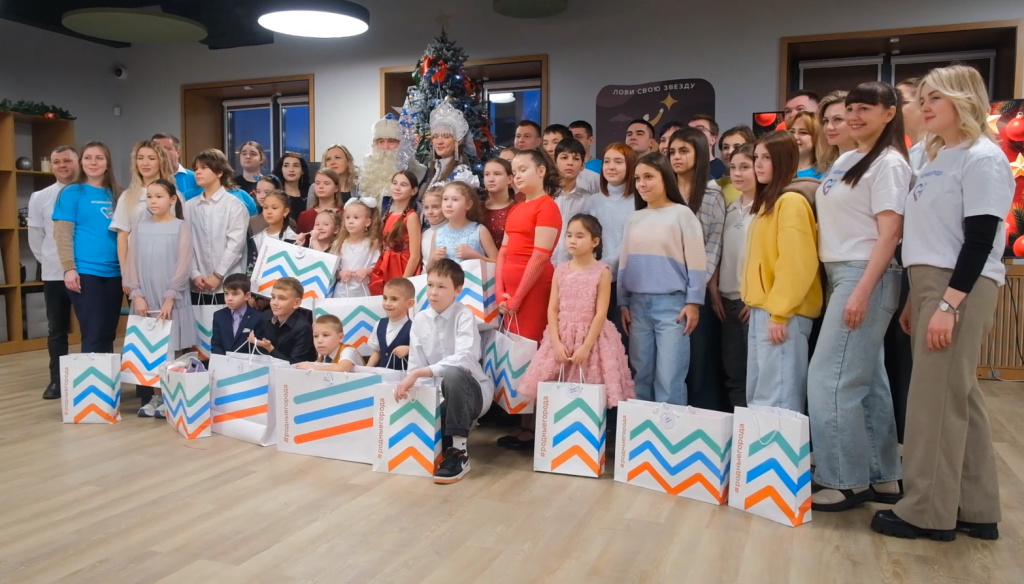 Нефтяники исполнили новогодние желания детей