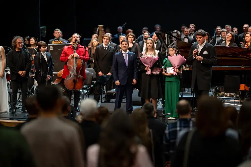 В регионе наградили обладателей звания «Новые имена Ямала»