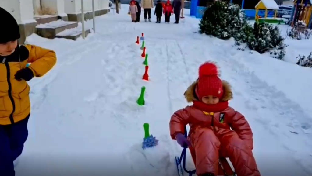 Педагоги «Снежинки» и подшефного «Светлячка» провели спортивный праздник