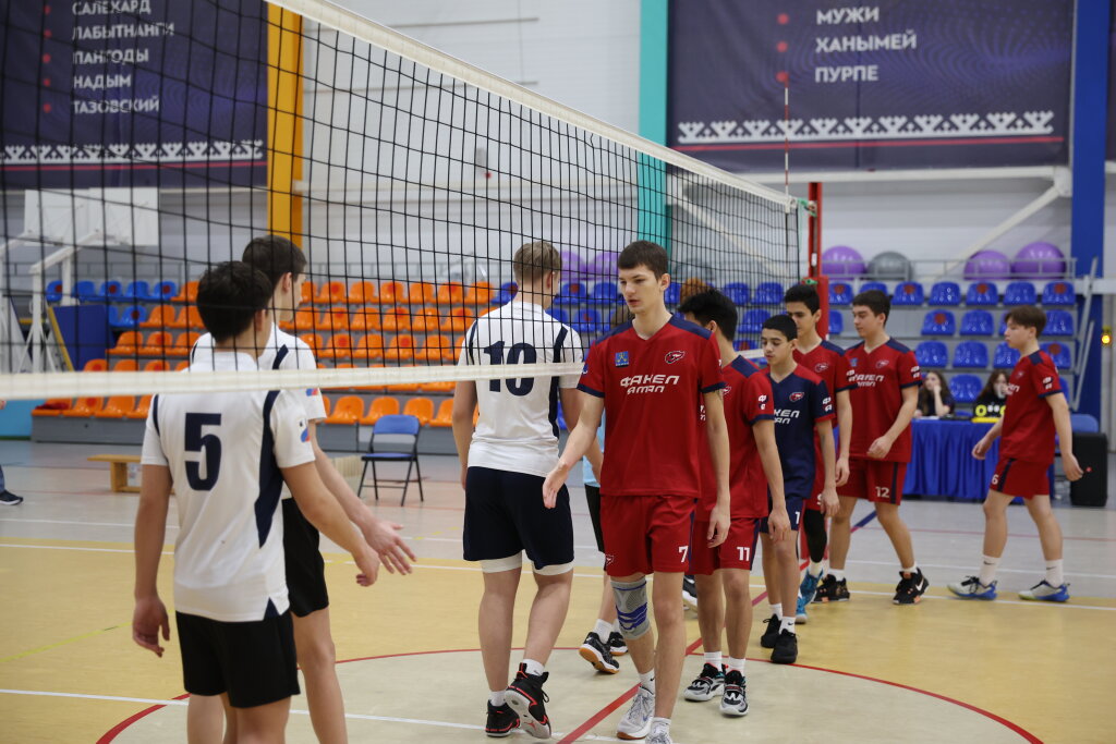 Муравленко принимает лучших волейболистов Ямала