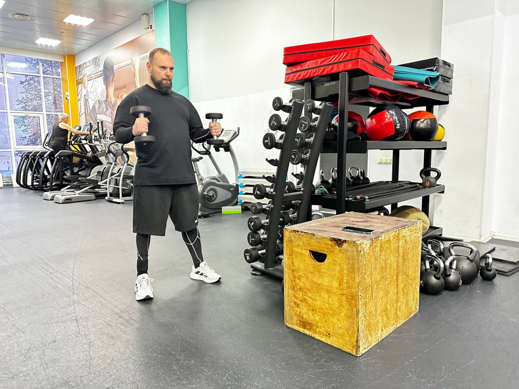 Муравленковец Виктор Некрасов стал участником спортивного марафона