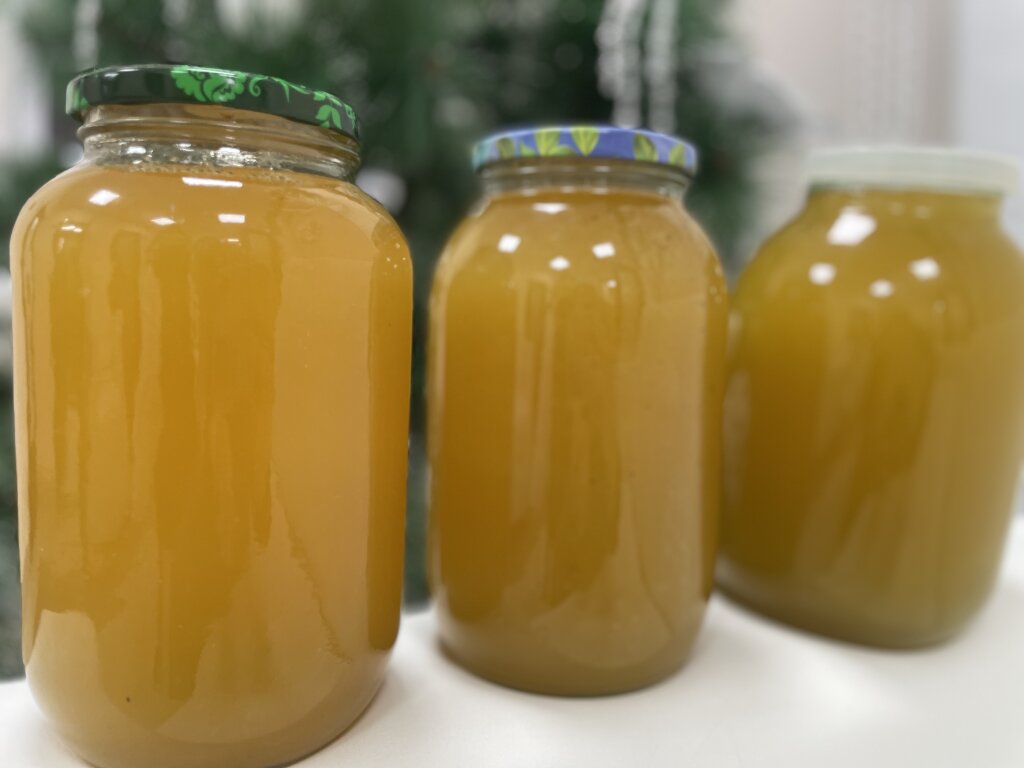 Воспитанникам воскресной школы и «Протона» прислали мёд из Волновахи