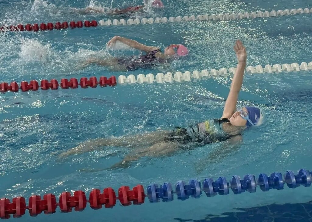 Пловцы открыли соревновательный сезон