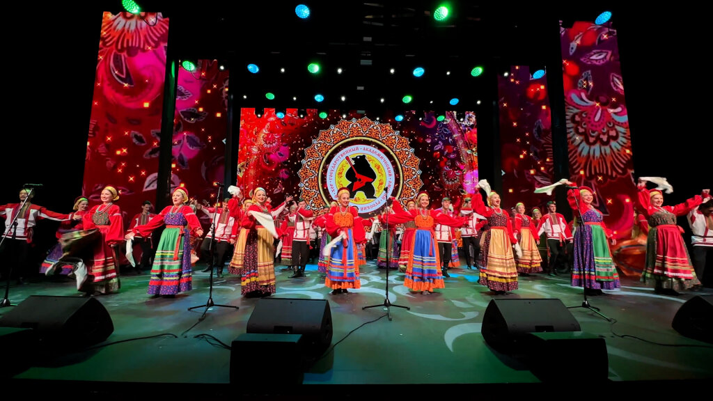 В Муравленко выступил Омский государственный хор