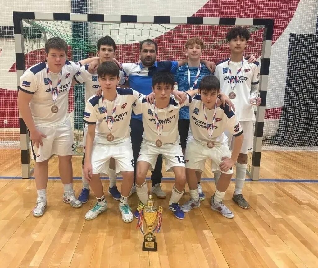 Сборная города – призёр турнира по футзалу в Ноябрьске