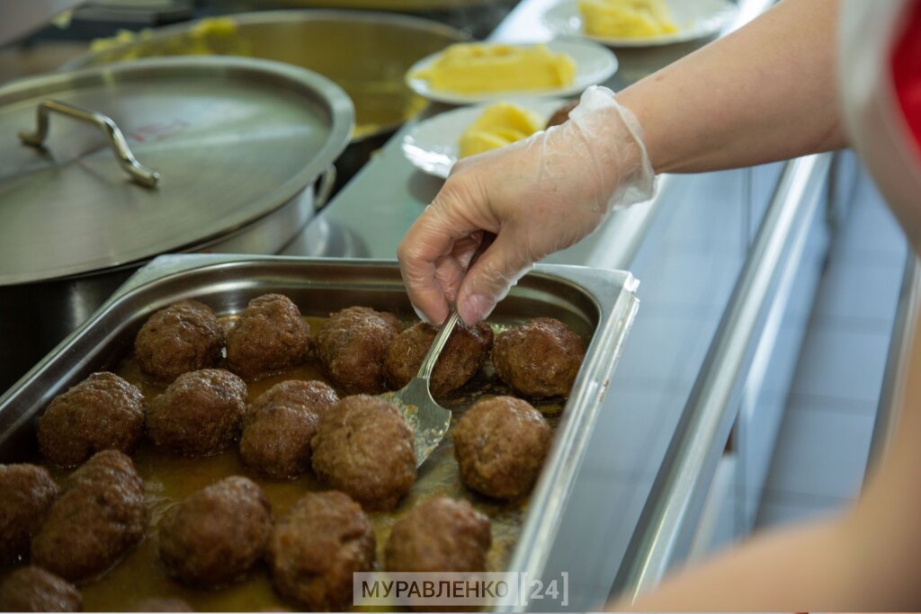 В школах и детских садах округа увеличится количество блюд из рыбы и оленины