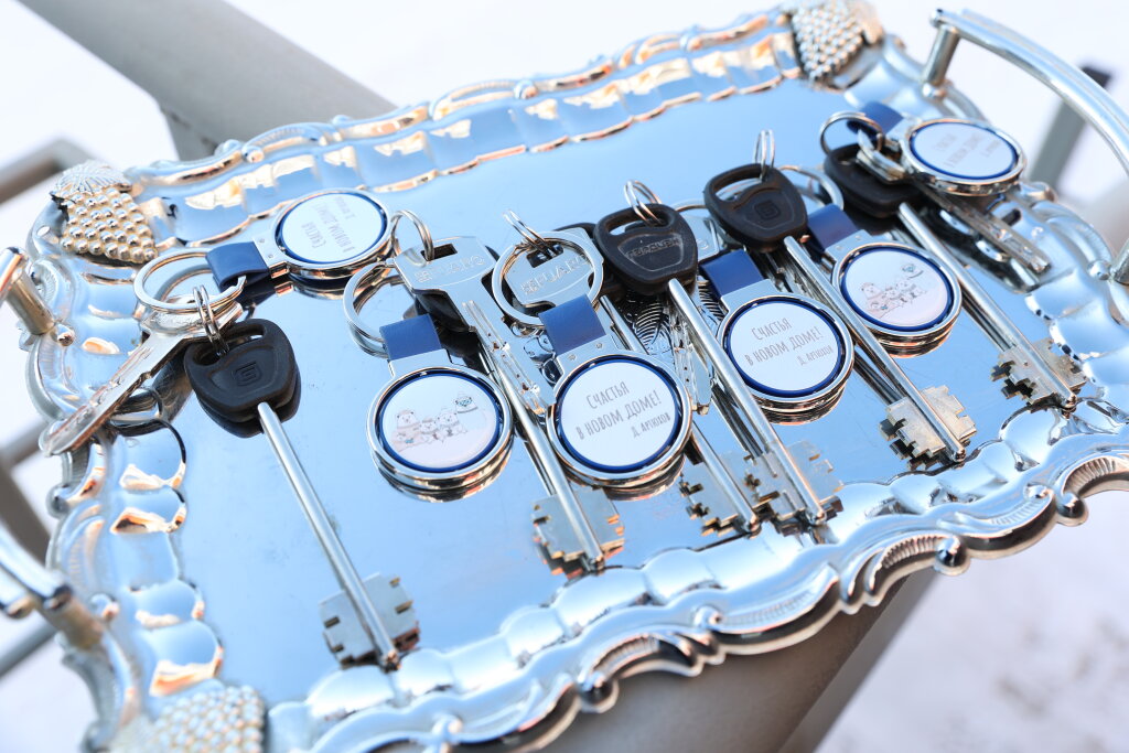 Курс на новоселье: муравленковцам вручили ключи от новых квартир