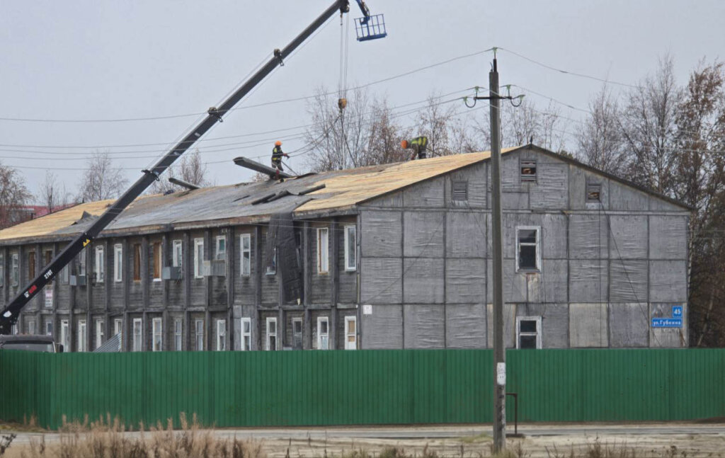 В Муравленко снесли все деревянные общежития