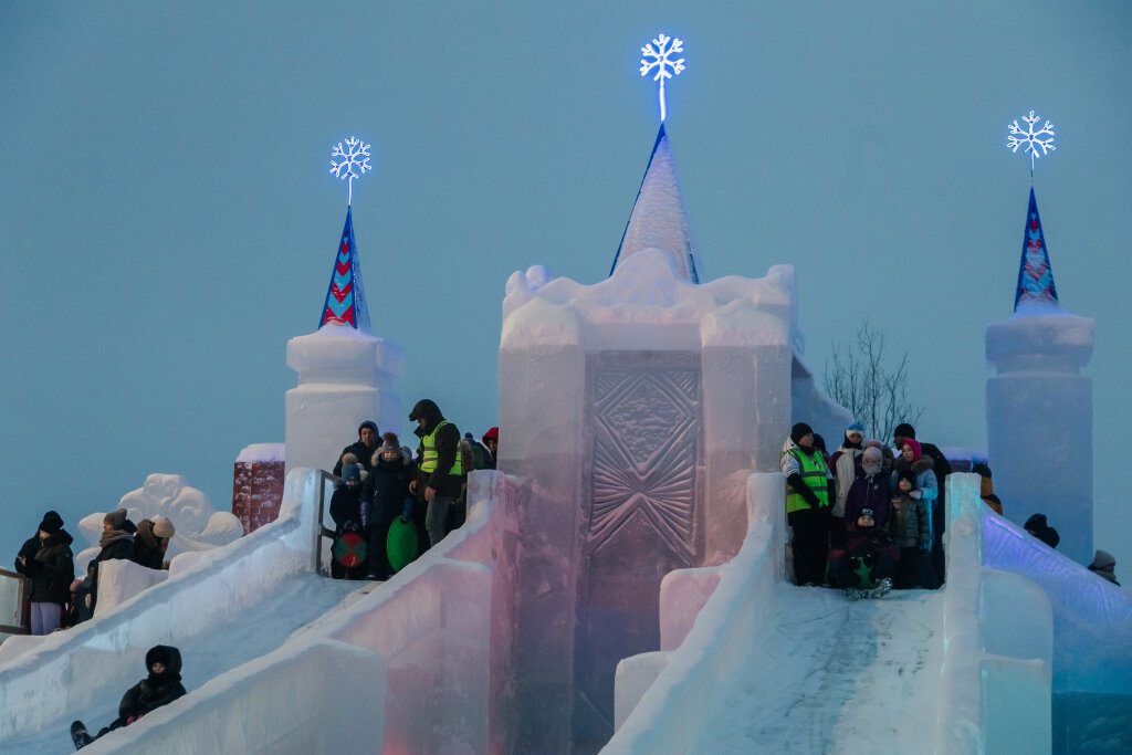 Муравленковцев приглашают оценить качество ледового городка