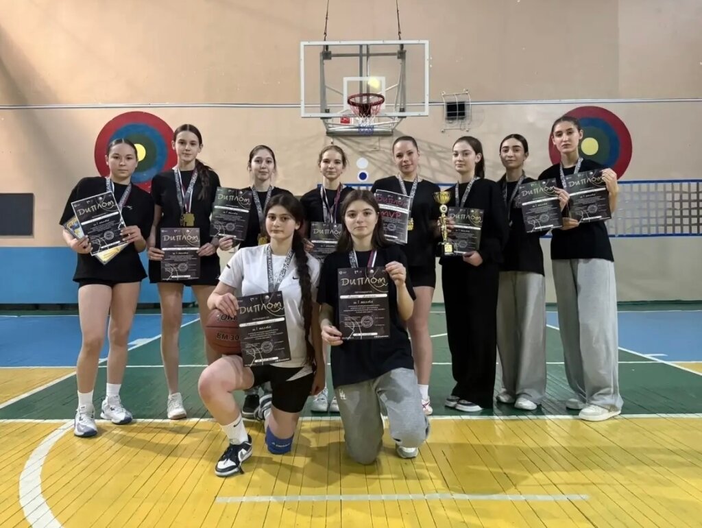 В городе прошёл турнир по баскетболу среди школьников