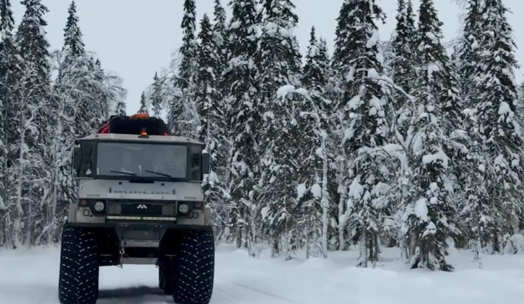 Семья из Муравленко отправилась в экспедицию на мыс Канин Нос