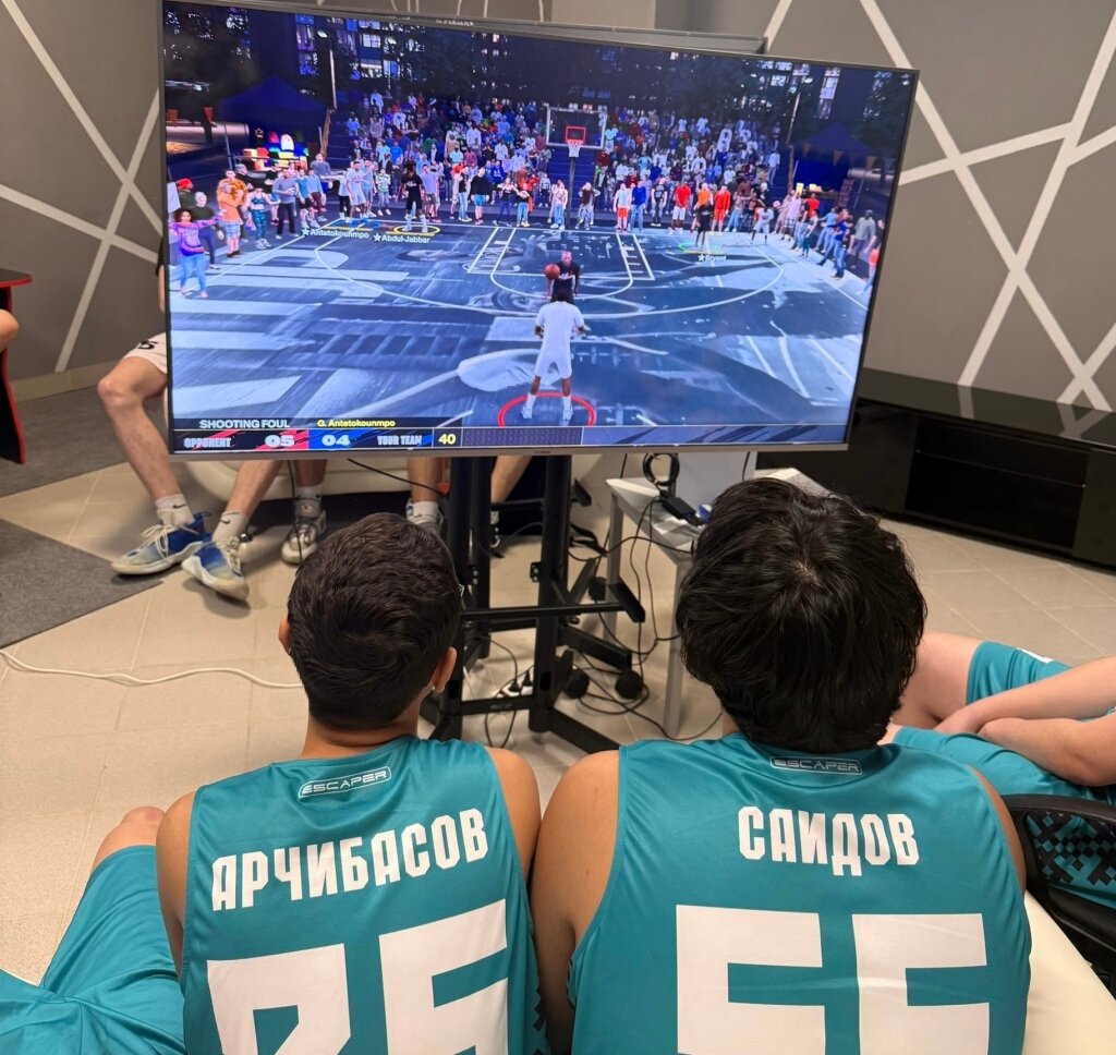 В городе прошли соревнования по фиджитал-баскетболу